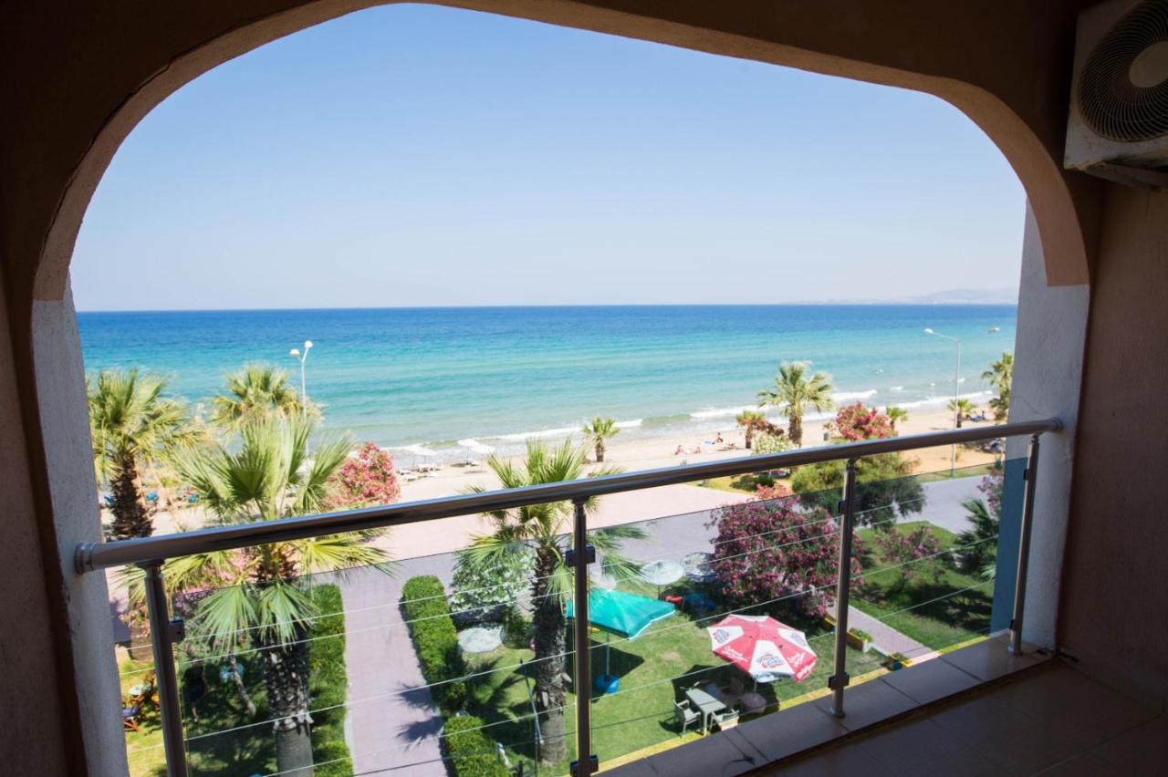 Holiday Hotel Kusadası Eksteriør billede