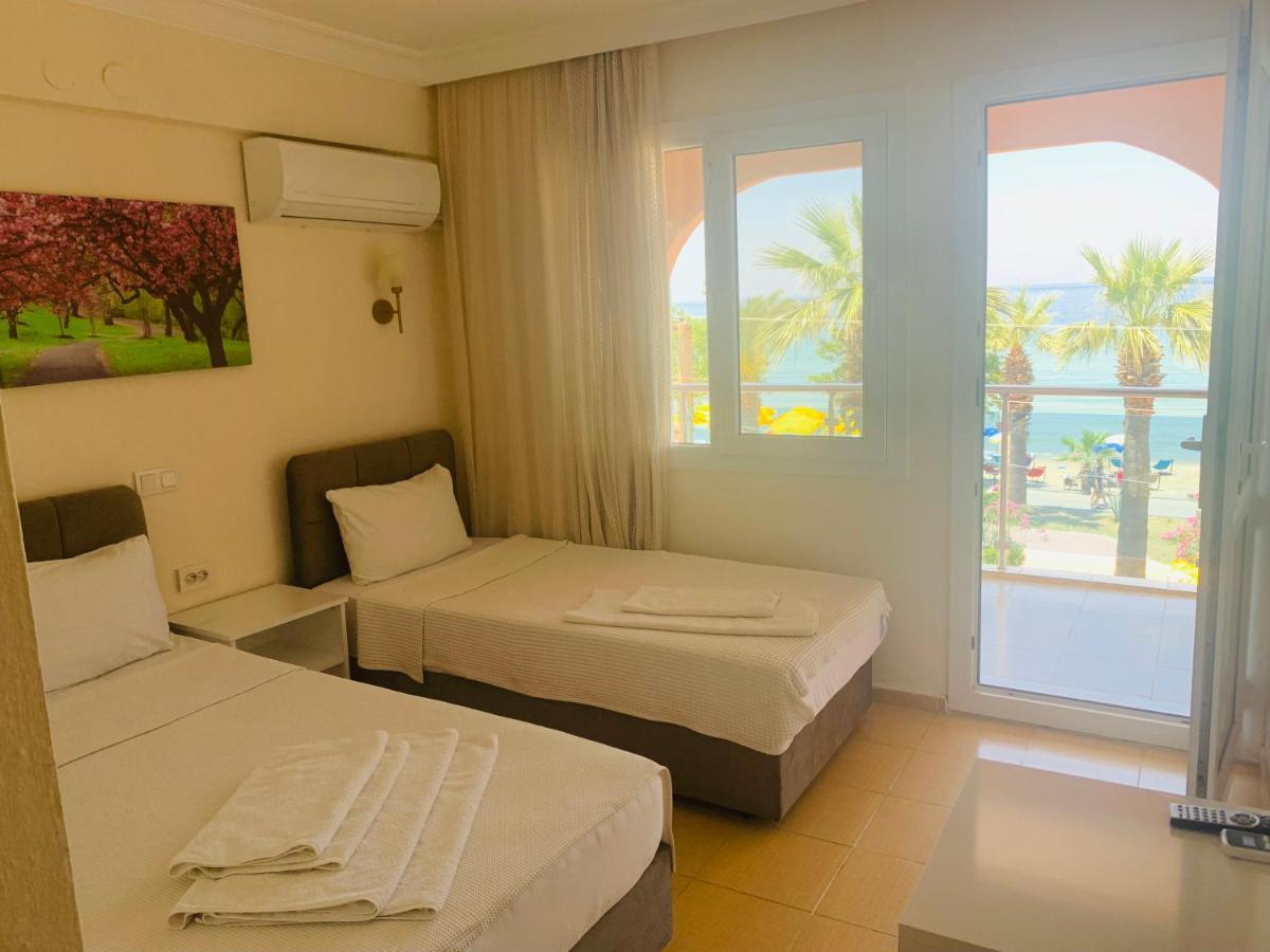 Holiday Hotel Kusadası Eksteriør billede