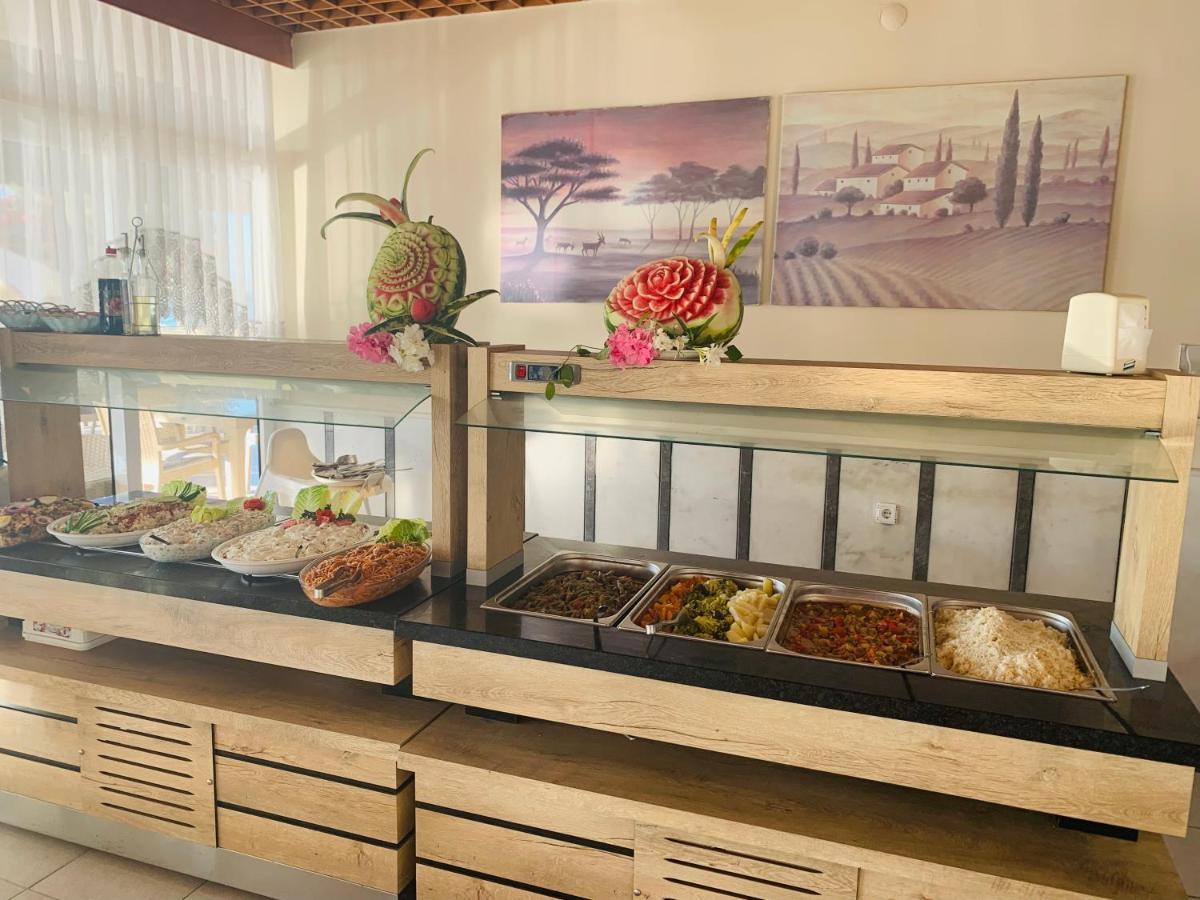 Holiday Hotel Kusadası Eksteriør billede